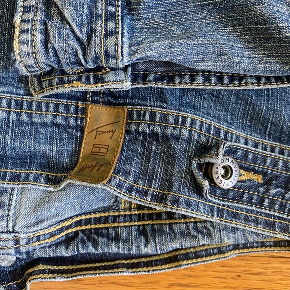 Tommy Hilfiger Jean Jacket Women’s Large (Juniors) Blue Lady Bug Patches Denim - Picture 5 of 8